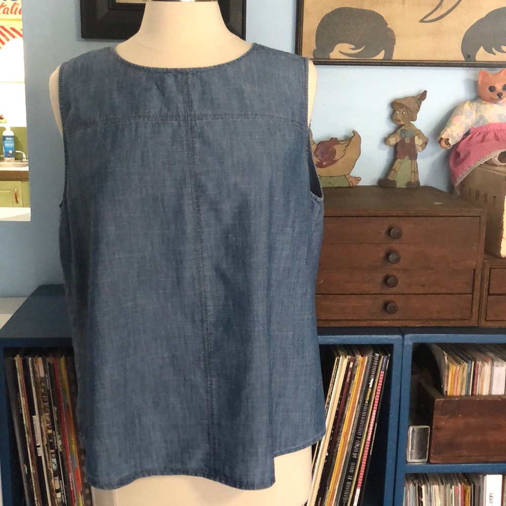 Eileen Fisher sleeveless chambray top Large